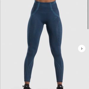 Gymshark Apex Seamless Leggings in Navy/Light Blue size Medium